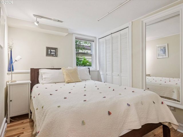 2632 Nw THURMAN St, Portland, OR 97210