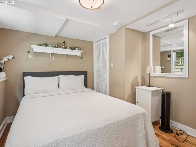 2632 Nw THURMAN St, Portland, OR 97210