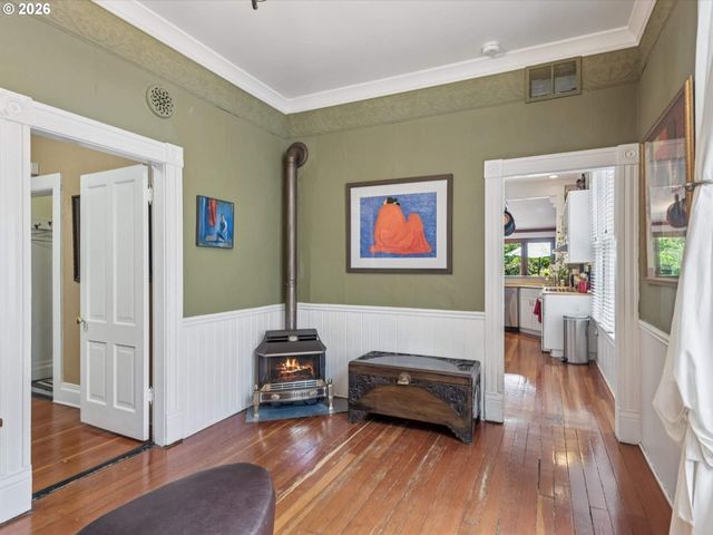 2632 Nw THURMAN St, Portland, OR 97210