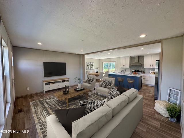 101 Cottonwood Court, Kenly, NC 27542