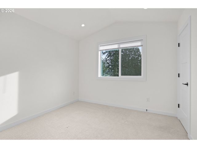 5470 Se Bybee Blvd C, Portland, OR 97206