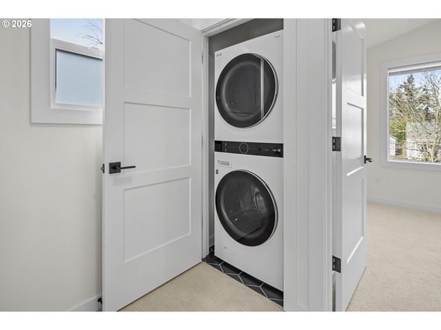 5470 Se Bybee Blvd C, Portland, OR 97206