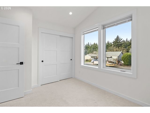 5470 Se Bybee Blvd C, Portland, OR 97206