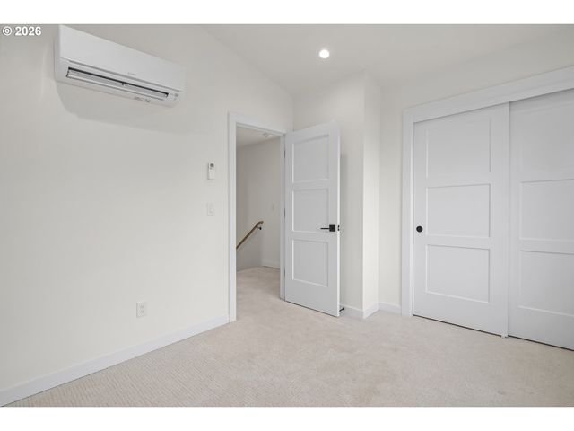 5470 Se Bybee Blvd C, Portland, OR 97206