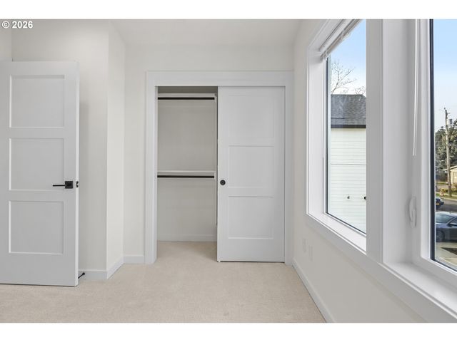 5470 Se Bybee Blvd C, Portland, OR 97206