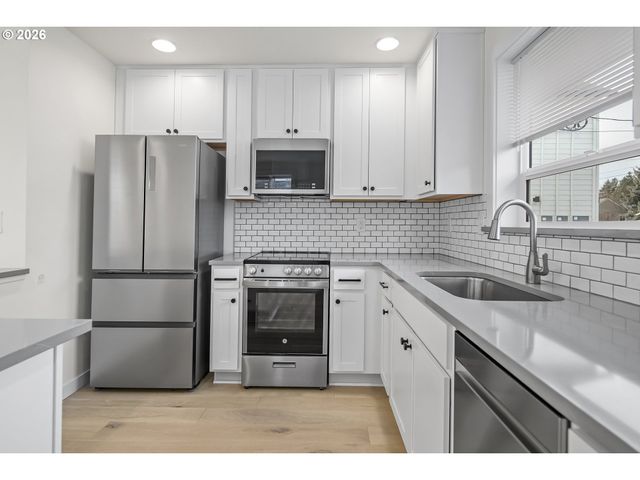 5470 Se Bybee Blvd C, Portland, OR 97206