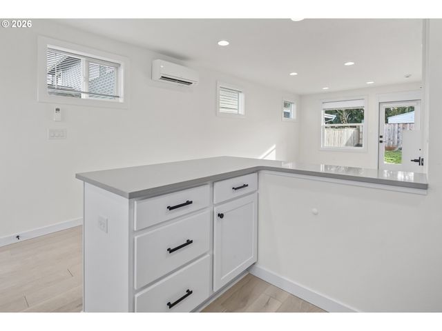 5470 Se Bybee Blvd C, Portland, OR 97206