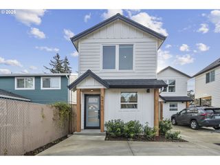 5470 Se Bybee Blvd C, Portland, OR 97206