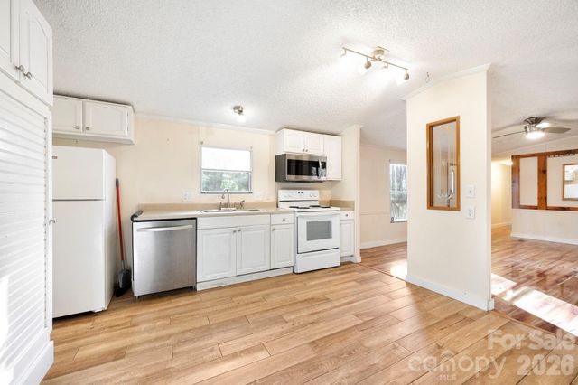 101 Laurel Loop, Fletcher, NC 28732