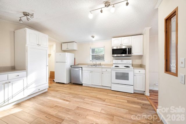 101 Laurel Loop, Fletcher, NC 28732