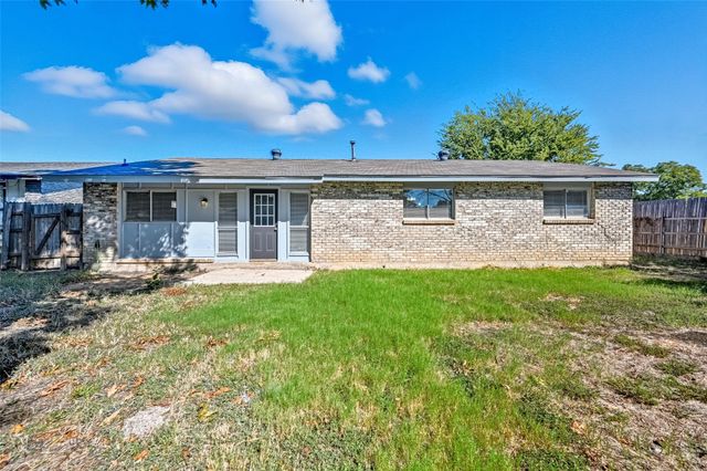1608 Winderemere Drive, Arlington, TX 76014