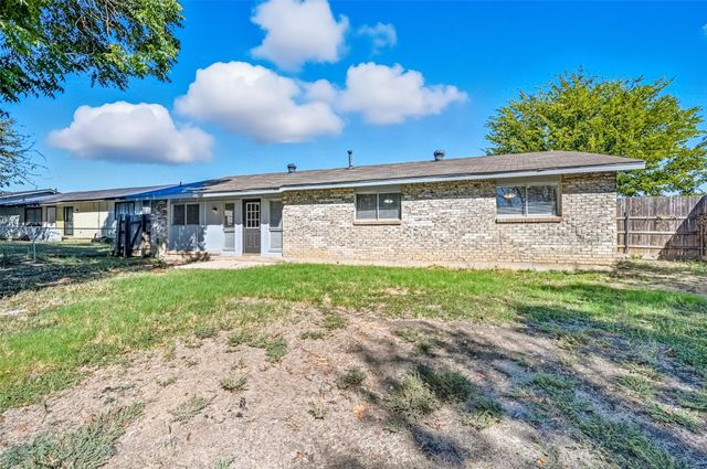 1608 Winderemere Drive, Arlington, TX 76014