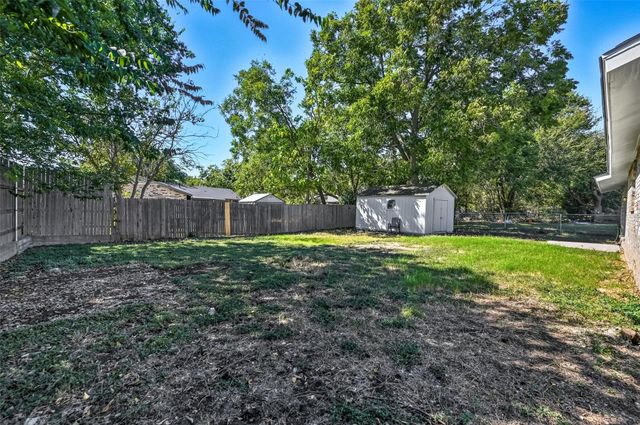 1608 Winderemere Drive, Arlington, TX 76014