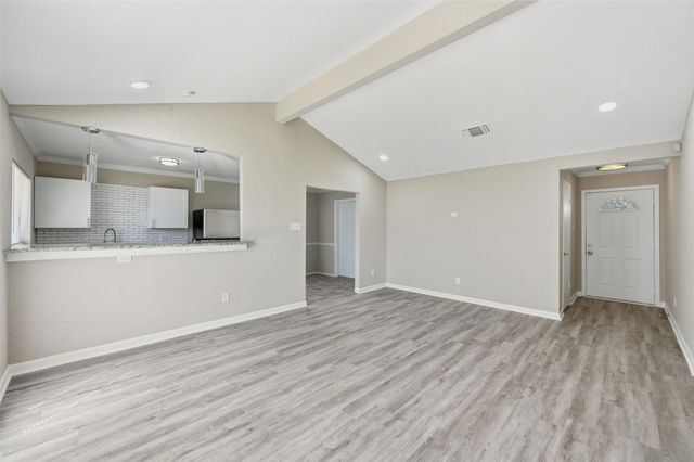 1608 Winderemere Drive, Arlington, TX 76014