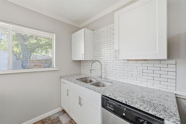 1608 Winderemere Drive, Arlington, TX 76014