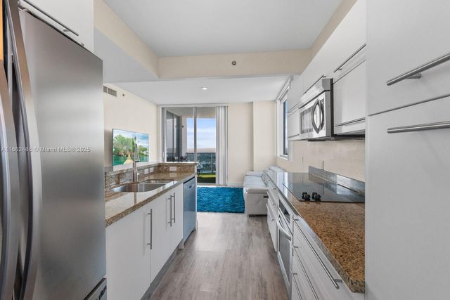 2641 N Flamingo Rd 2408N, Sunrise, FL 33323