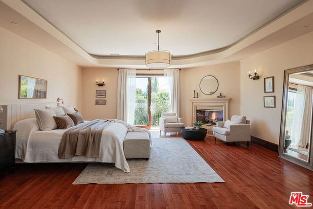 4910 Valjean Avenue, Encino, CA 91436