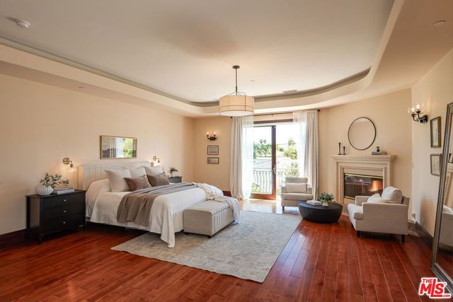 4910 Valjean Avenue, Encino, CA 91436