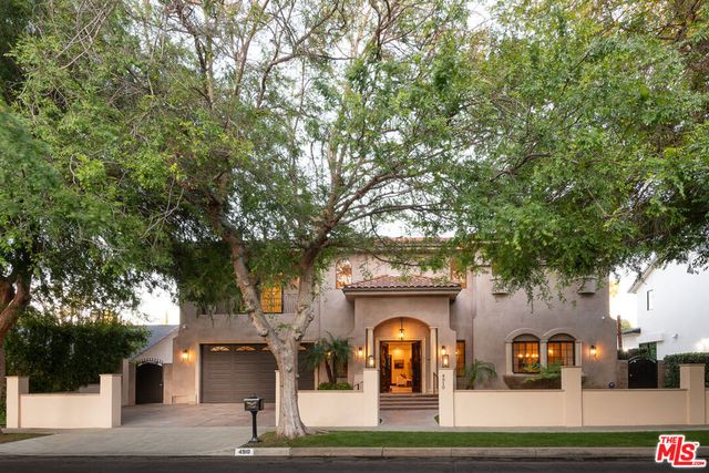 4910 Valjean Avenue, Encino, CA 91436