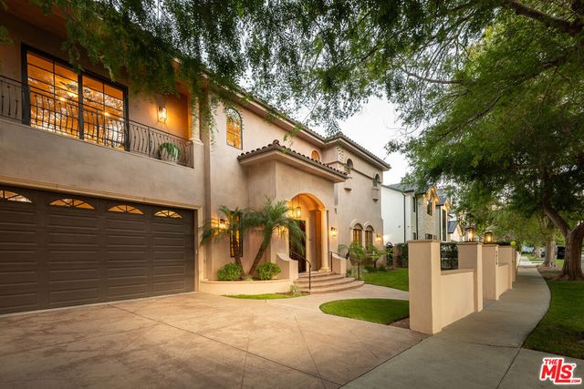 4910 Valjean Avenue, Encino, CA 91436