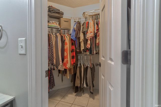 5717 Lincoln Pointe Boulevard, Evansville, IN 47715