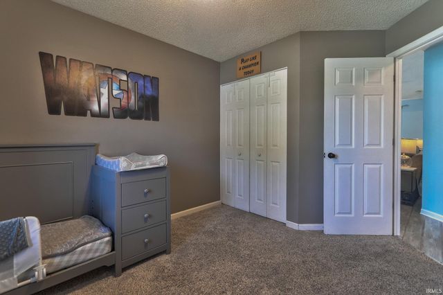 5717 Lincoln Pointe Boulevard, Evansville, IN 47715