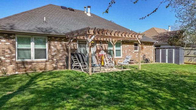5717 Lincoln Pointe Boulevard, Evansville, IN 47715
