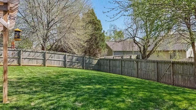 5717 Lincoln Pointe Boulevard, Evansville, IN 47715