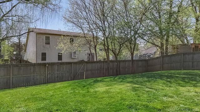5717 Lincoln Pointe Boulevard, Evansville, IN 47715