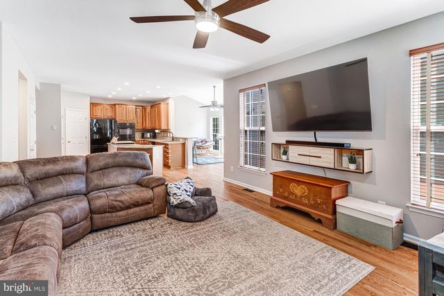 17701 AVENEL LN, Dumfries, VA 22026