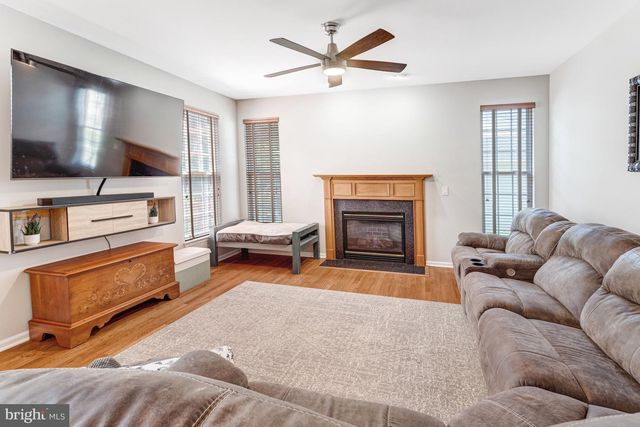 17701 AVENEL LN, Dumfries, VA 22026
