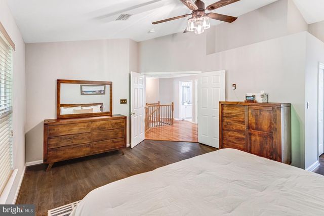 17701 AVENEL LN, Dumfries, VA 22026