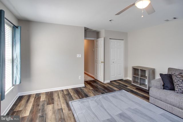 17701 AVENEL LN, Dumfries, VA 22026