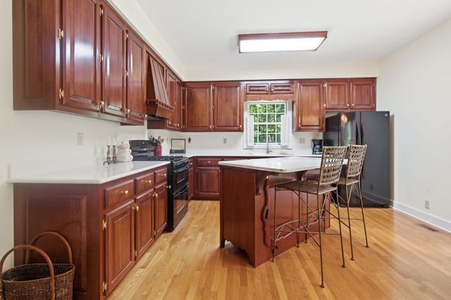 1225 Johnny Hall Rd, Burns, TN 37029