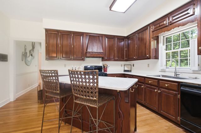 1225 Johnny Hall Rd, Burns, TN 37029