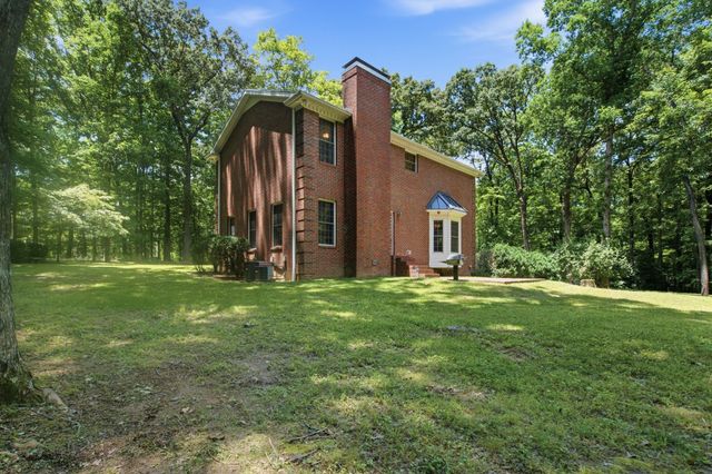 1225 Johnny Hall Rd, Burns, TN 37029