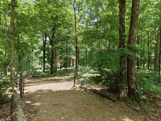 1225 Johnny Hall Rd, Burns, TN 37029