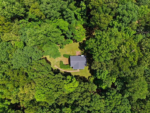 1225 Johnny Hall Rd, Burns, TN 37029