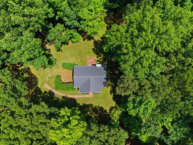 1225 Johnny Hall Rd, Burns, TN 37029