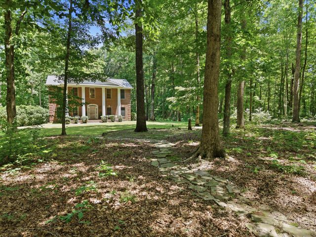 1225 Johnny Hall Rd, Burns, TN 37029