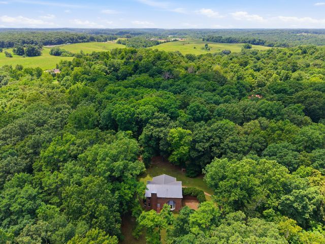 1225 Johnny Hall Rd, Burns, TN 37029