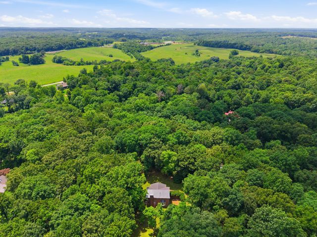 1225 Johnny Hall Rd, Burns, TN 37029