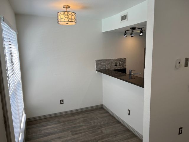 2800 Douglas Avenue 203, Dallas, TX 75219