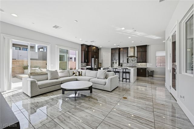 216 Glen Lee Street, Henderson, NV 89012