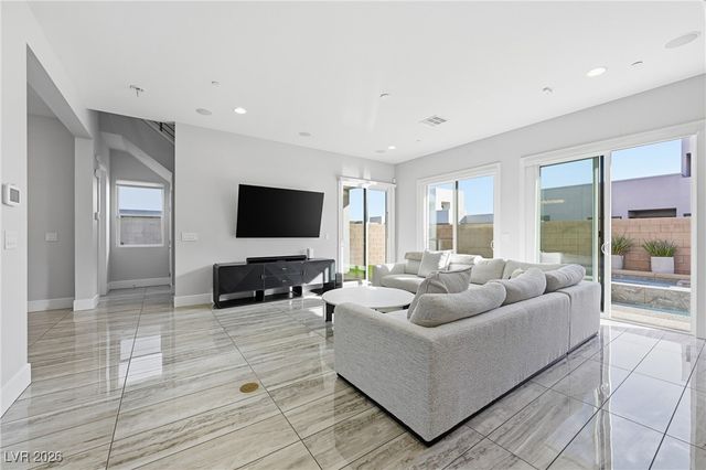 216 Glen Lee Street, Henderson, NV 89012