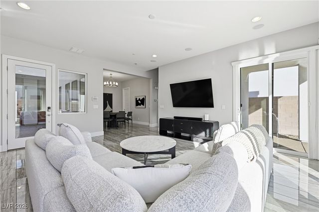 216 Glen Lee Street, Henderson, NV 89012