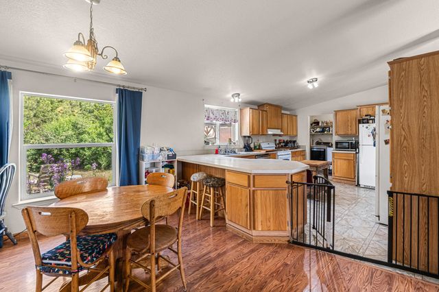 2558 Grimm Rd, Addy, WA 99101