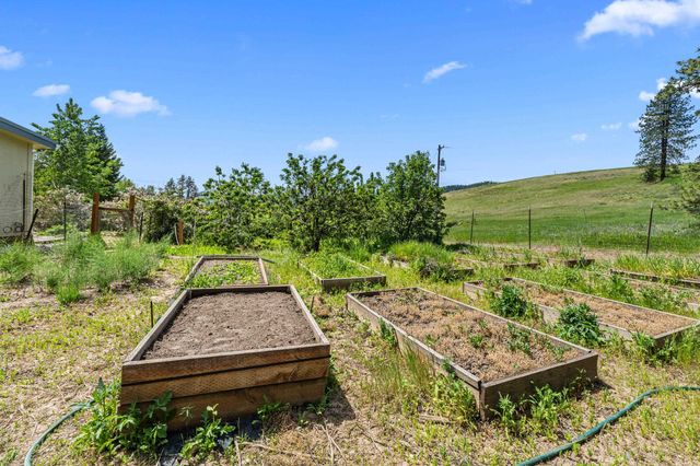 2558 Grimm Rd, Addy, WA 99101