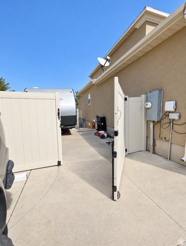 5664 W BOULDER CREEK RD, West Jordan, UT 84081