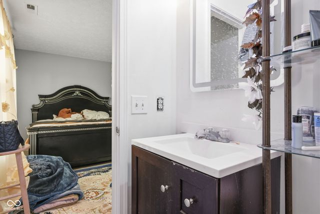 7746 Mountain Stream Way, Indianapolis, IN 46239